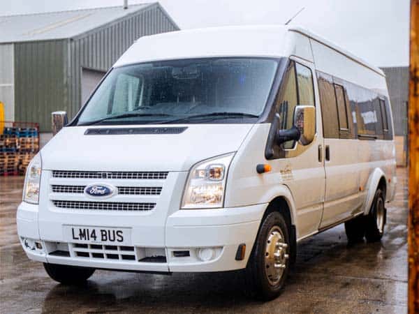 8-seat party bus - Starlite Limos