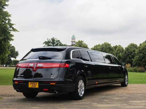 Lincoln Stretch Limo Hire interior